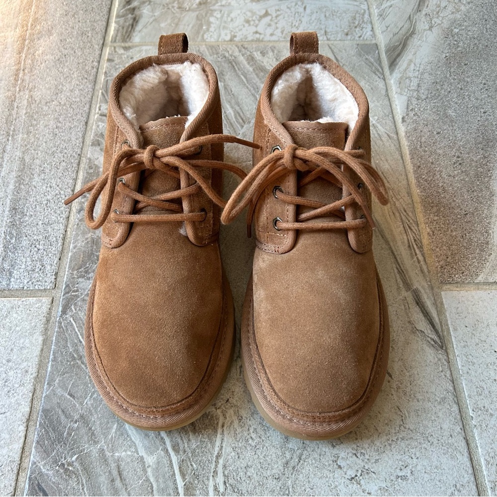 NWOT Women’s UGG Neumel Chukka Lace Up Ankle Boots in Chestnut, Size 7 - Picture 2 of 12